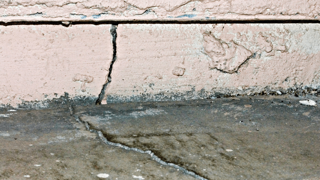 wall and foundation cracks